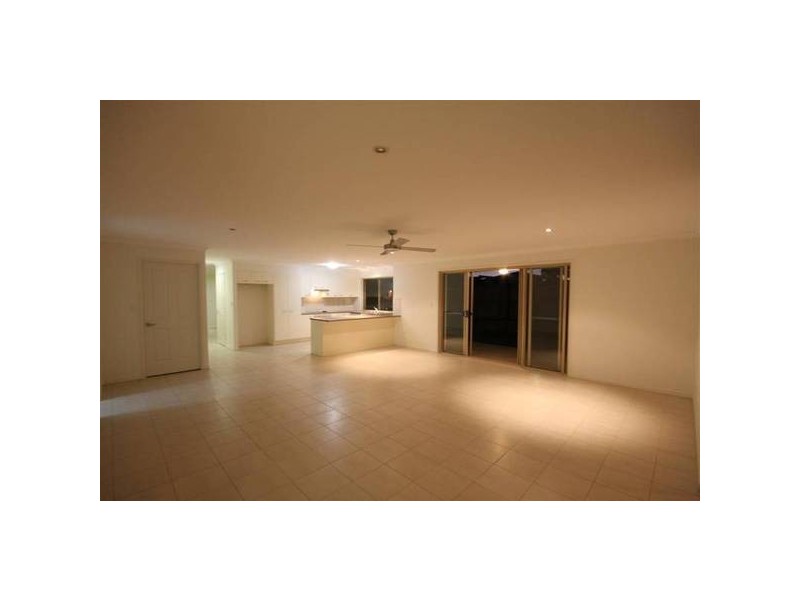 6 Pacific Place, Beerwah QLD 4519