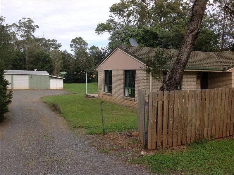 12 Allan Avenue, Glass House Mountains QLD 4518