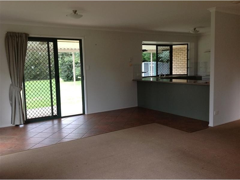 12 Allan Avenue, Glass House Mountains QLD 4518
