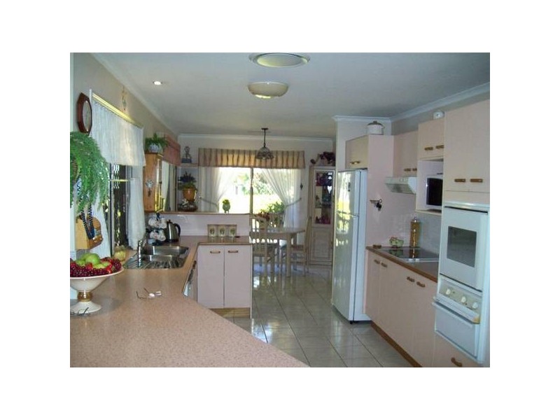 7 Sidney Drive, Beerwah QLD 4519