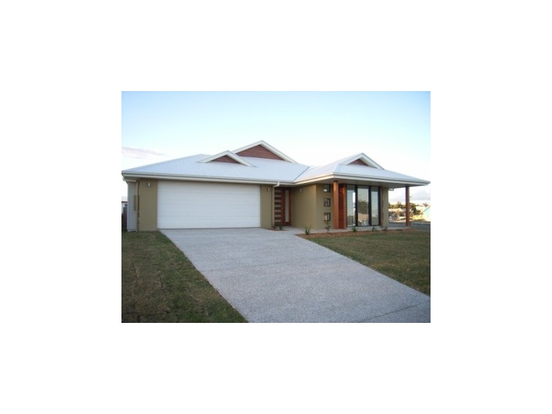 4 Pacific Place, Beerwah QLD 4519