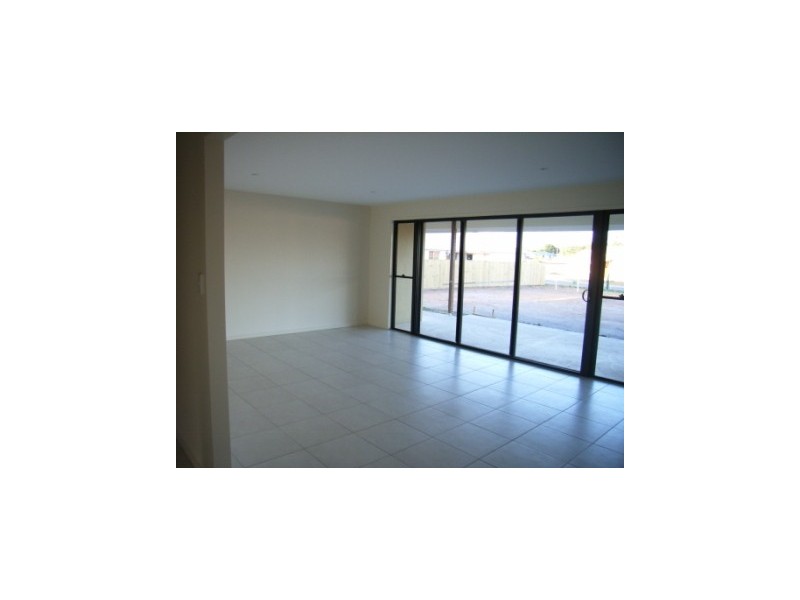 4 Pacific Place, Beerwah QLD 4519