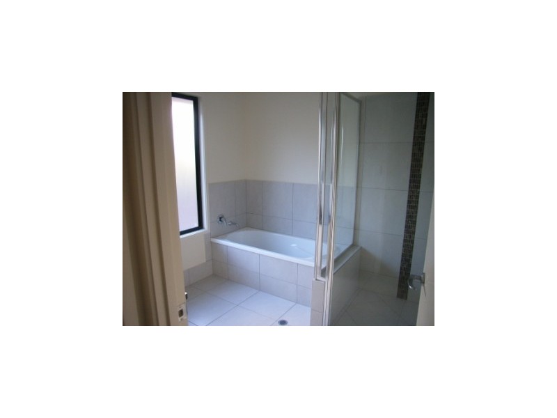 4 Pacific Place, Beerwah QLD 4519