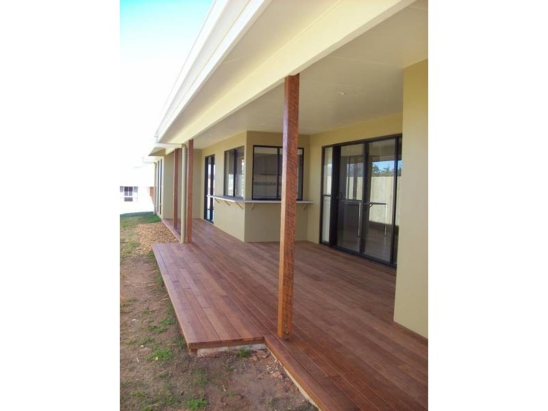4 Pacific Place, Beerwah QLD 4519