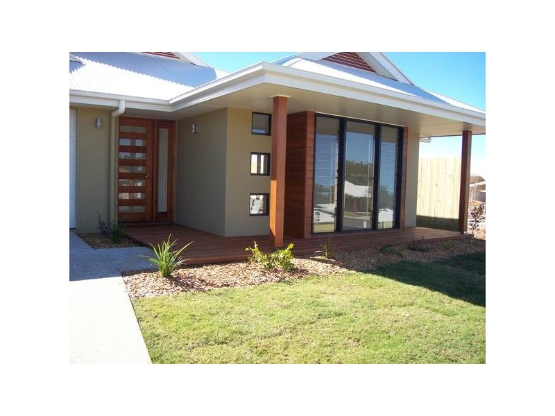 4 Pacific Place, Beerwah QLD 4519