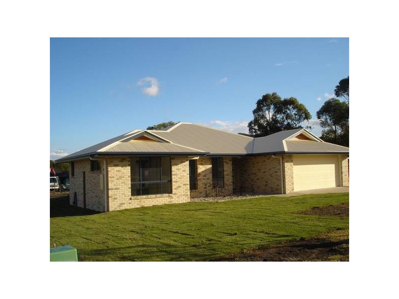 7 Mangrove Street, Beerwah QLD 4519