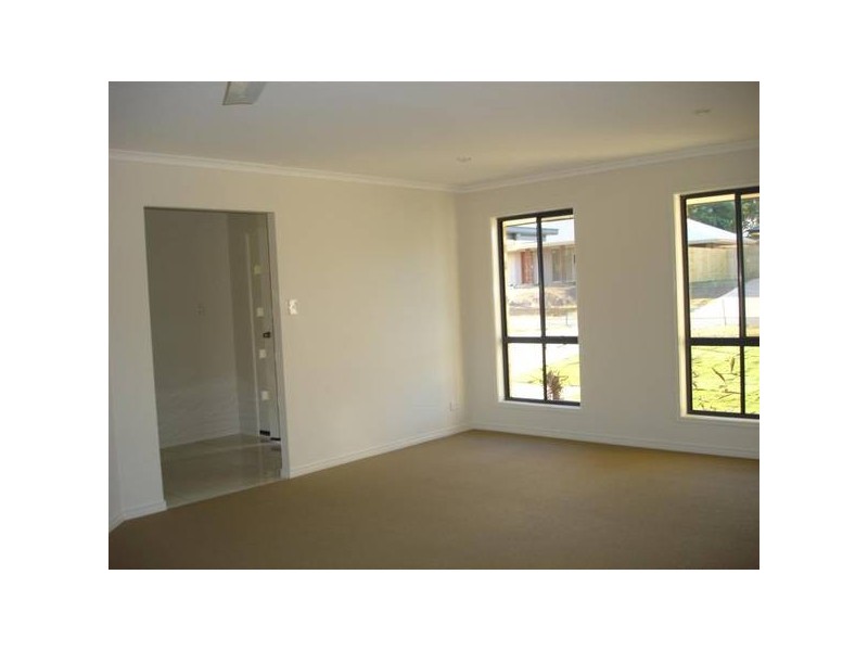 7 Mangrove Street, Beerwah QLD 4519