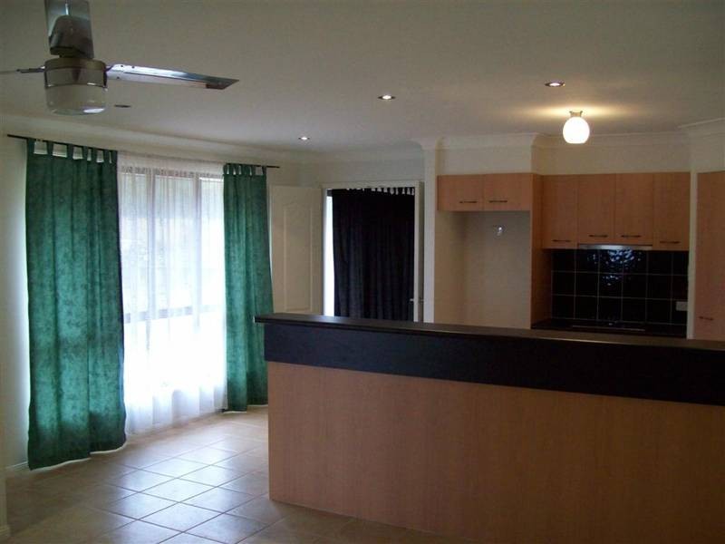 2 Bloomfield Place, Beerwah QLD 4519