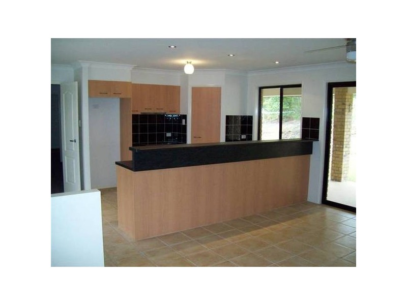 2 Bloomfield Place, Beerwah QLD 4519