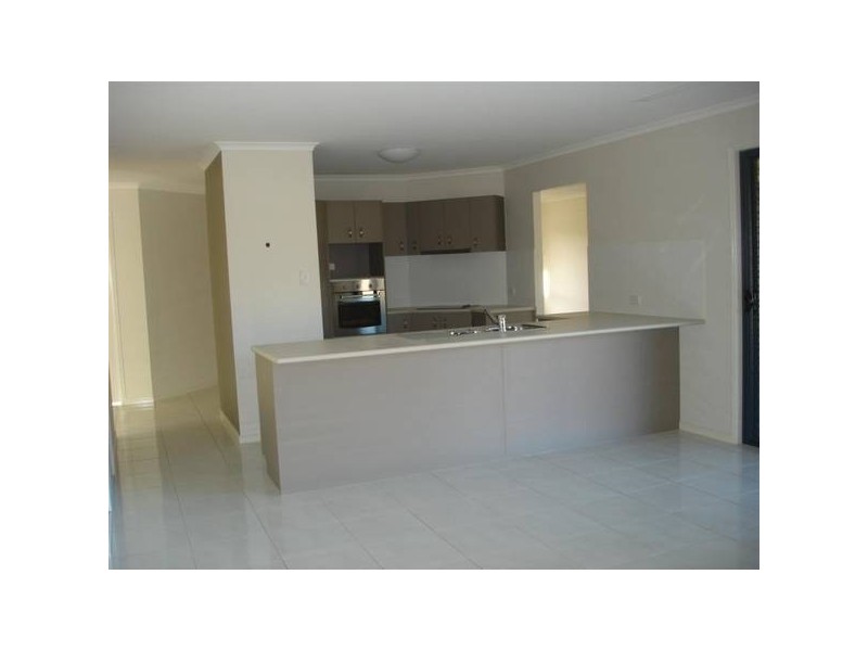 7 Mangrove Street, Beerwah QLD 4519