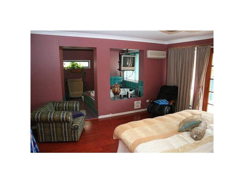 Glass House Mountains QLD 4518