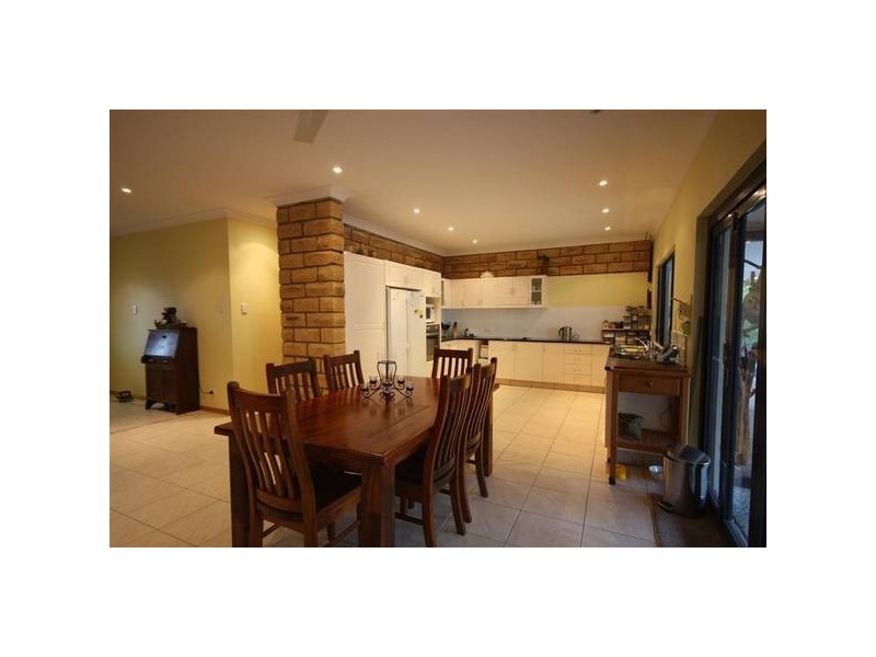 Glass House Mountains QLD 4518