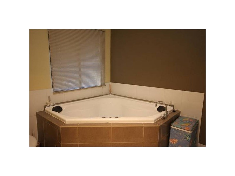 Glass House Mountains QLD 4518