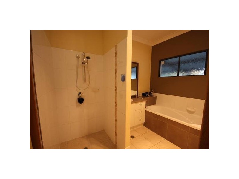 Glass House Mountains QLD 4518