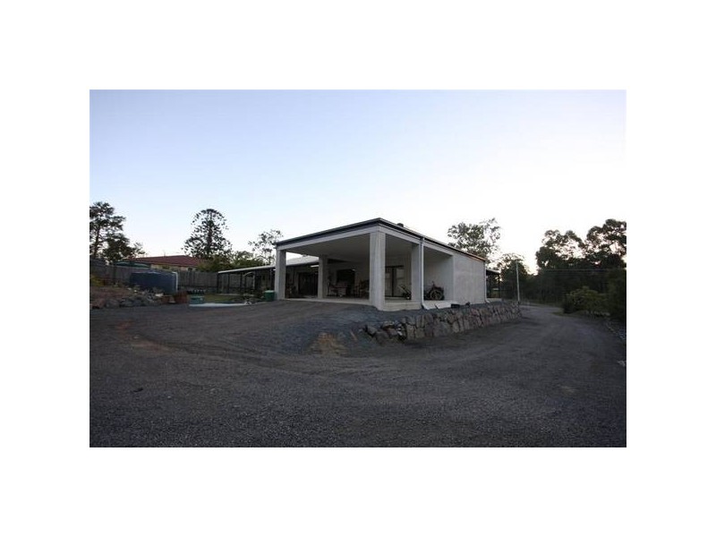 Glass House Mountains QLD 4518