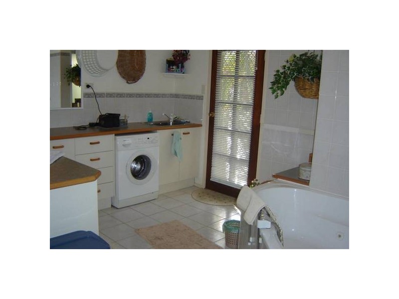 Glass House Mountains QLD 4518