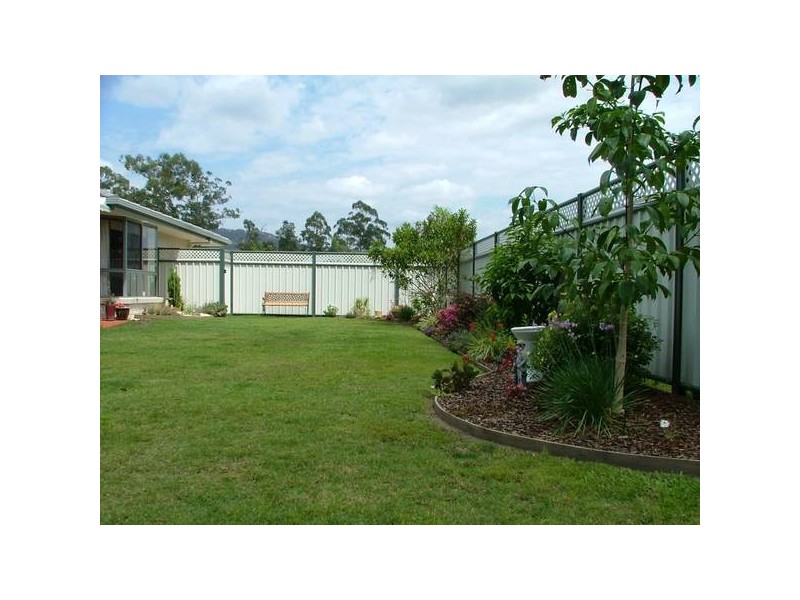5 Bowerbird Place, Landsborough QLD 4550