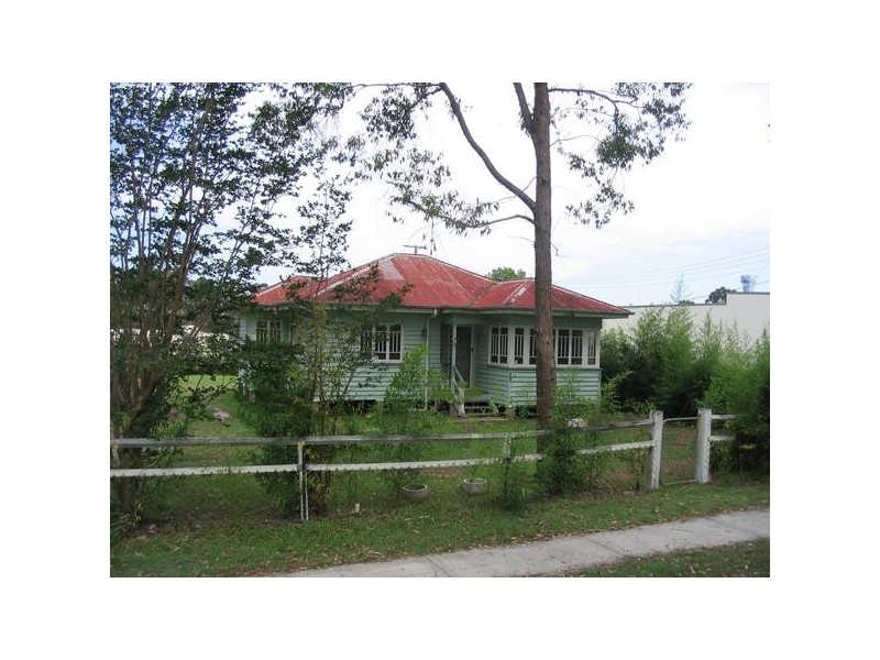 43 Beerwah Parade, Beerwah QLD 4519