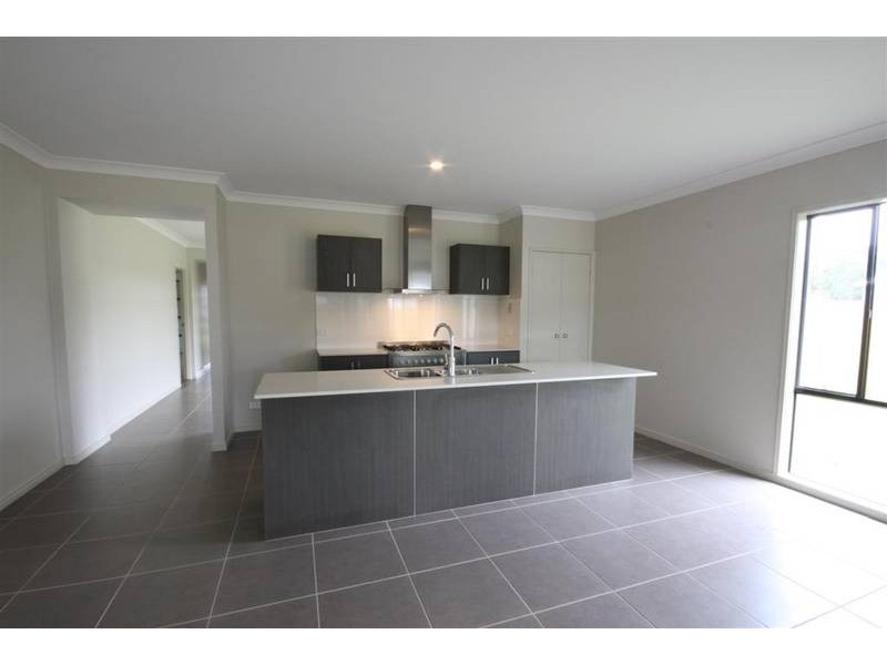 9 Woodgrove Boulevard, Beerwah QLD 4519