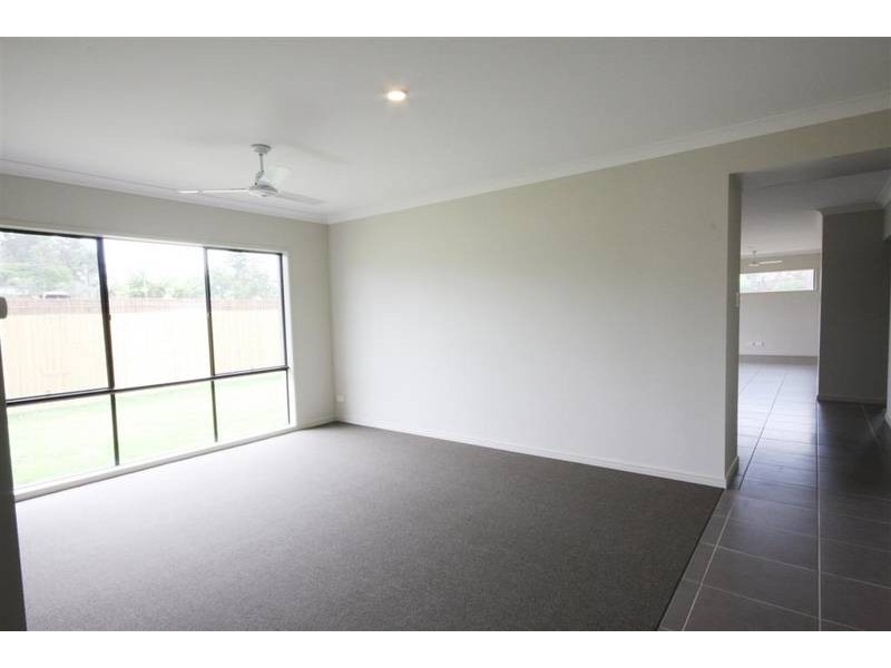 9 Woodgrove Boulevard, Beerwah QLD 4519