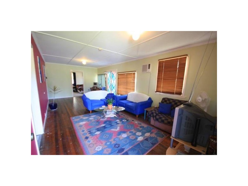 37 Beerwah Parade, Beerwah QLD 4519