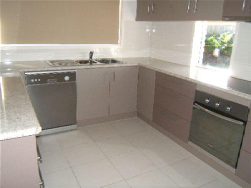 15 Usher Blvd, Beerwah QLD 4519