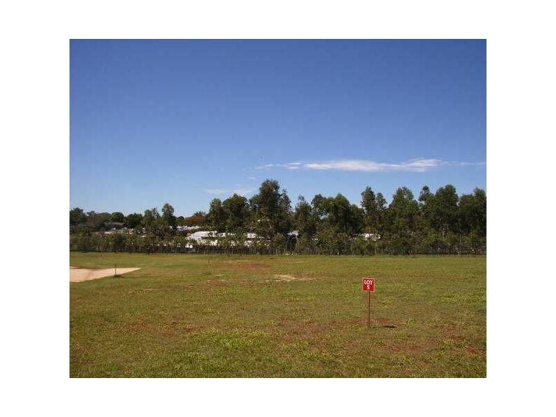 5 Peterlyn Court, Beerwah QLD 4519