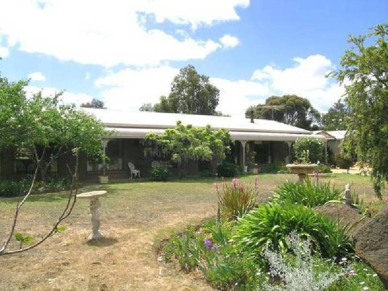 25 Outside Crt, Teesdale VIC 3328