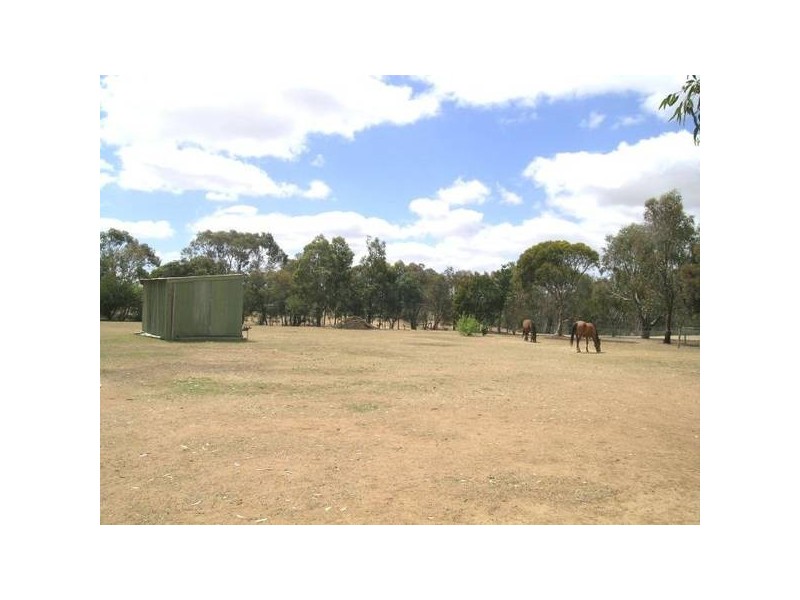 25 Outside Crt, Teesdale VIC 3328