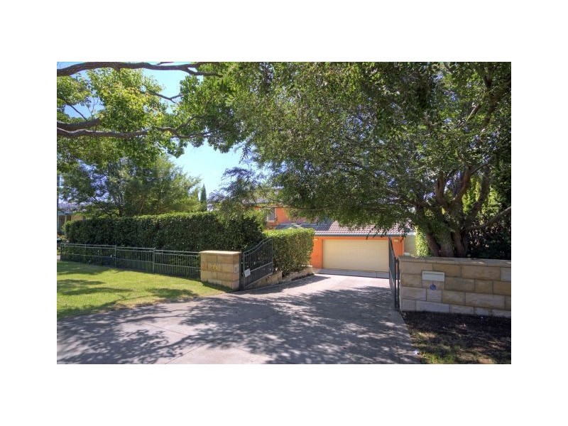 99 Albany Street, Point Frederick NSW 2250