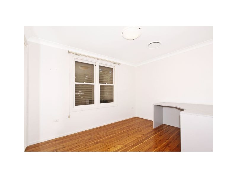 99 Albany Street, Point Frederick NSW 2250