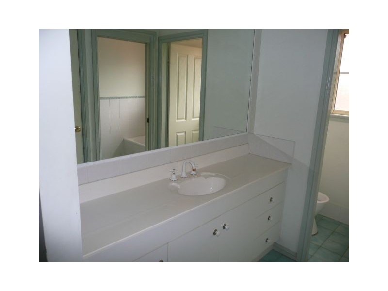 6/8 Beechwood Close, Ourimbah NSW 2258