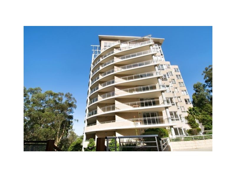 325/80 John Whiteway Drive, Gosford NSW 2250
