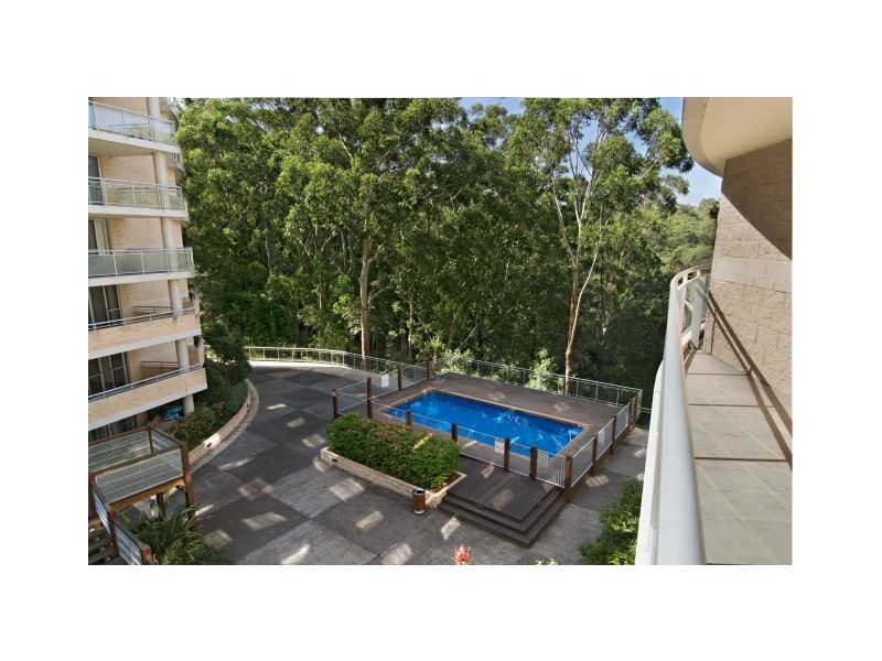 325/80 John Whiteway Drive, Gosford NSW 2250