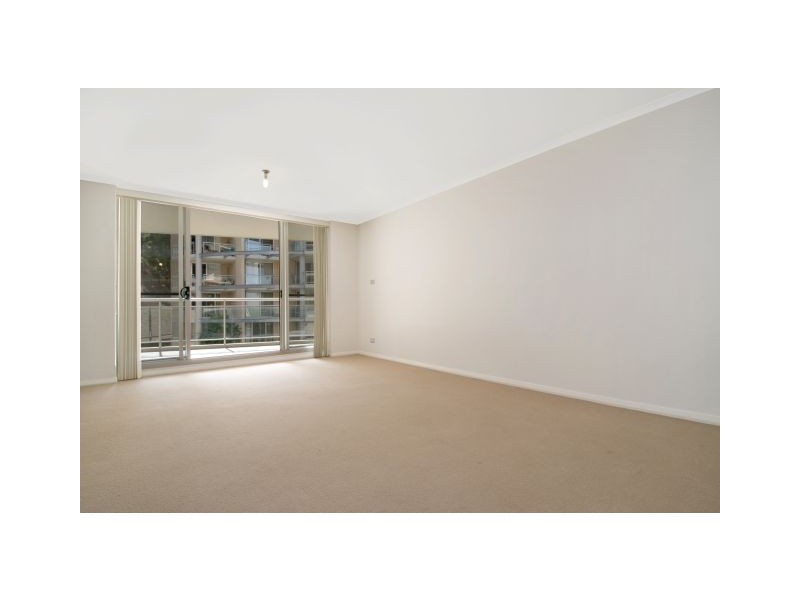 325/80 John Whiteway Drive, Gosford NSW 2250