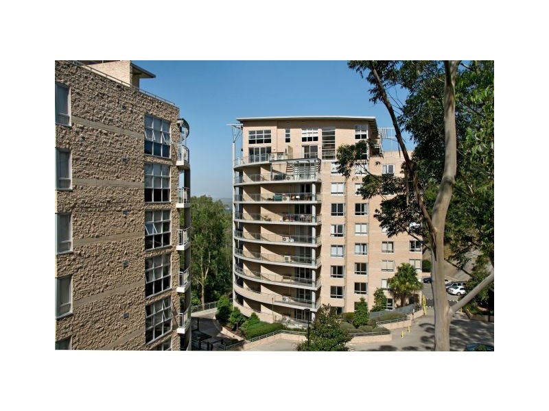 325/80 John Whiteway Drive, Gosford NSW 2250
