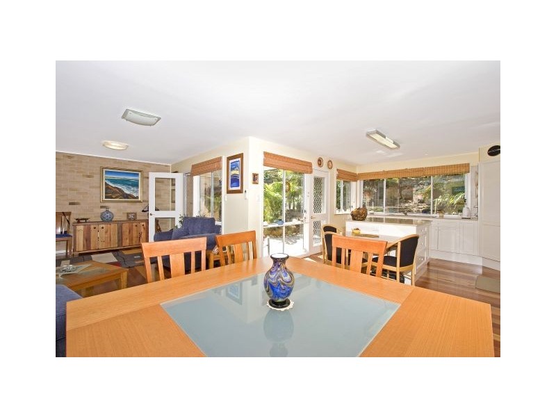 18 Francis Street, North Avoca NSW 2260