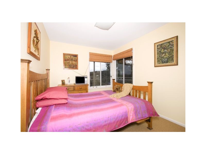 18 Francis Street, North Avoca NSW 2260