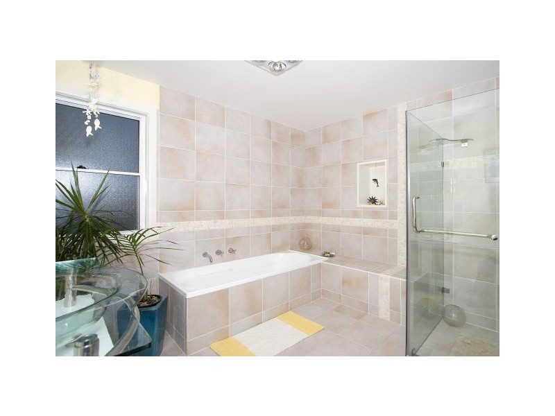 18 Francis Street, North Avoca NSW 2260