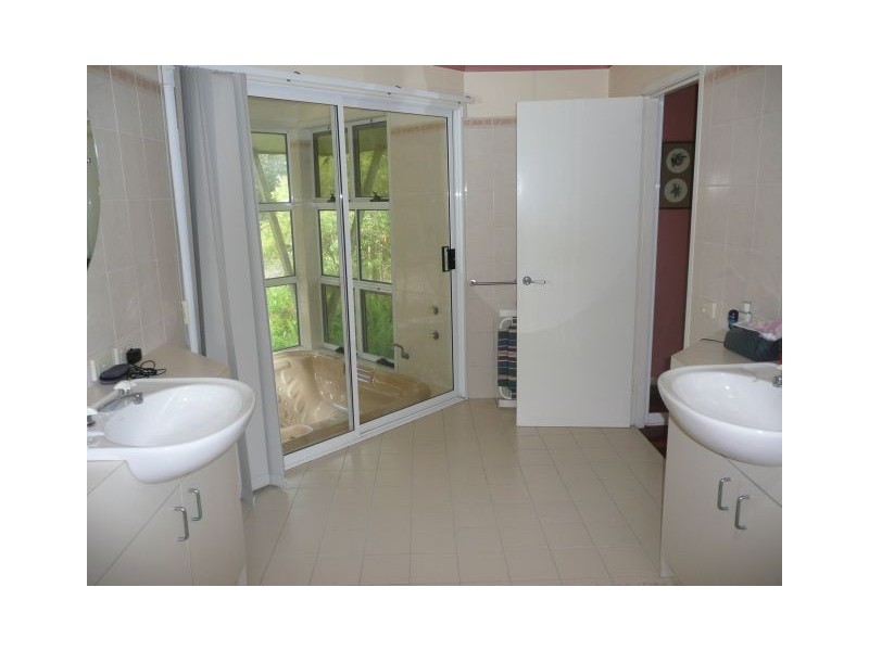 303 The Ridgeway Road, Lisarow NSW 2250