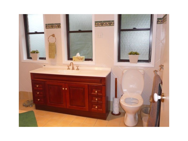 5 Larbonya Avenue, Wyoming NSW 2250