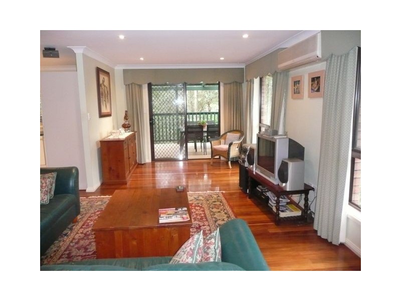 5 Larbonya Avenue, Wyoming NSW 2250