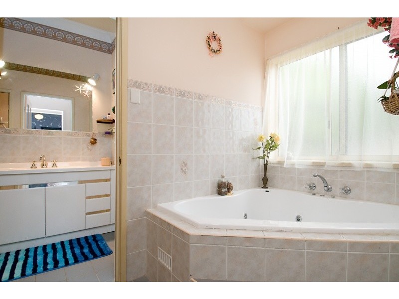 90 Blackbutt Street, Wyoming NSW 2250