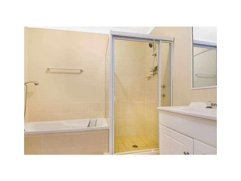 16/29 Central Coast Highway, West Gosford NSW 2250