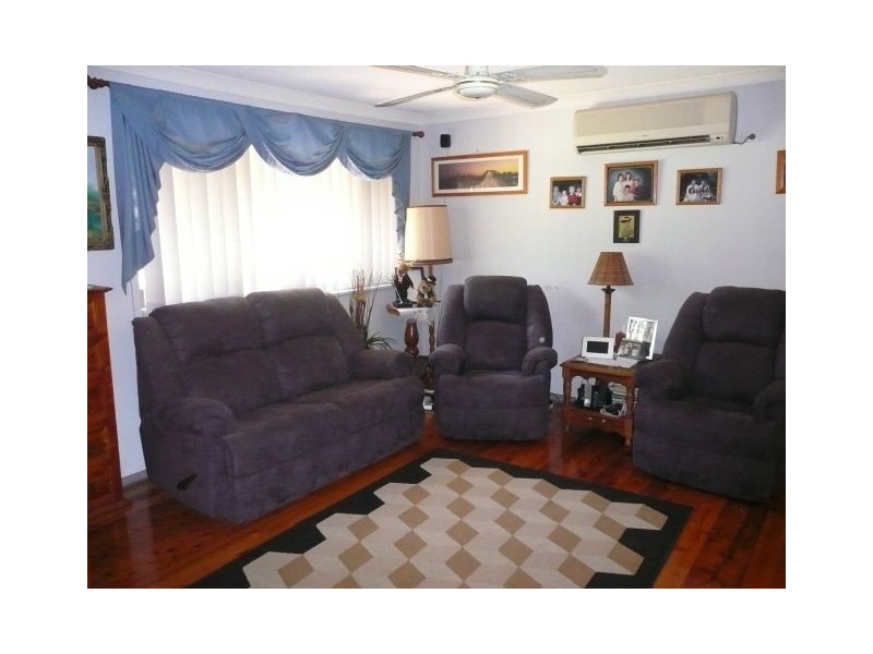 54 Bourbon Street, Wyoming NSW 2250