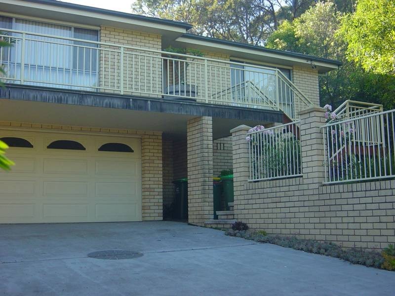 5 Tania Drive, Point Clare NSW 2250