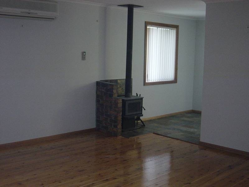 5 Tania Drive, Point Clare NSW 2250