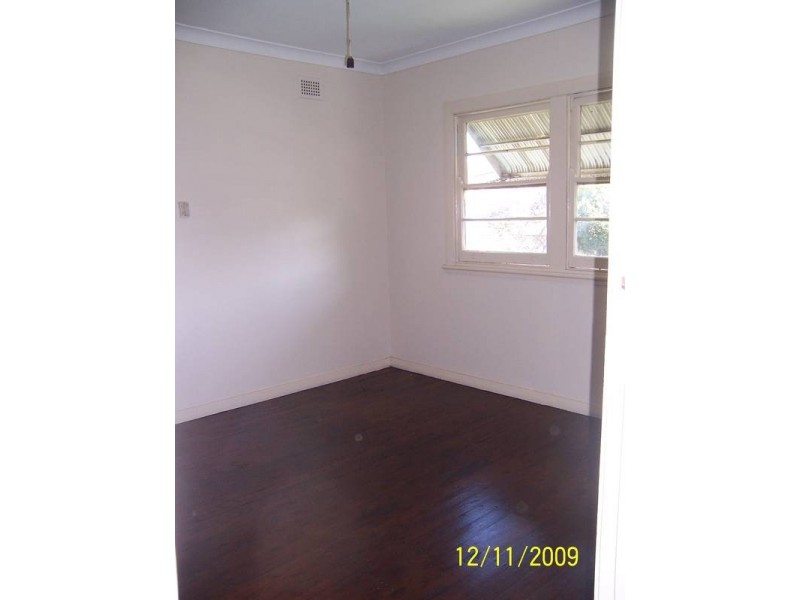 13 York Street, Point Frederick NSW 2250