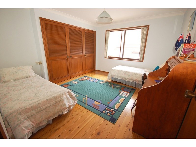 1 Duke Street, Point Frederick NSW 2250