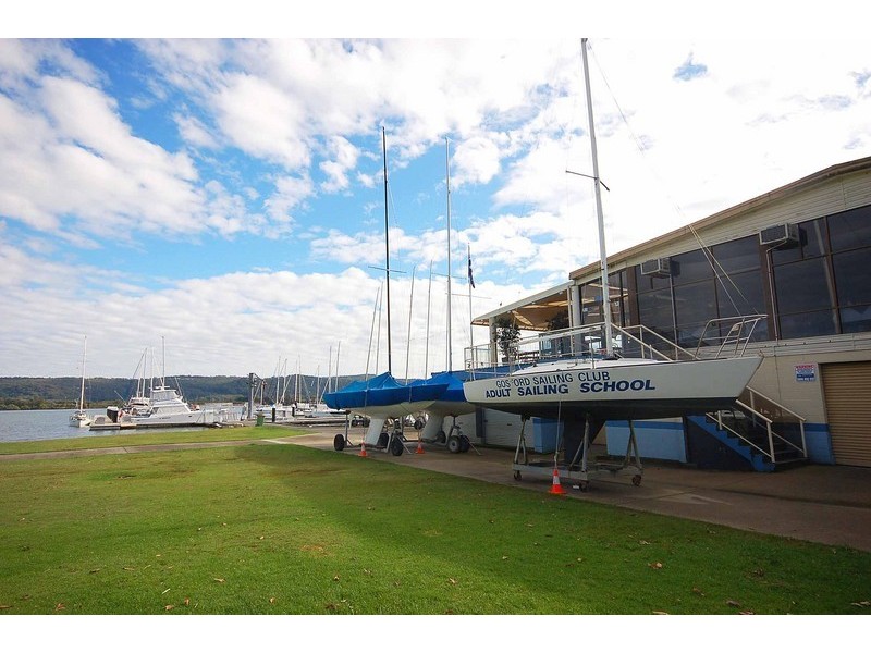 1 Duke Street, Point Frederick NSW 2250